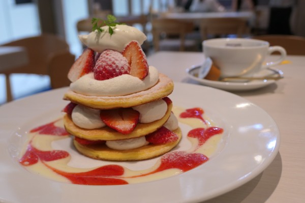 イチゴスイーツはやっぱり素敵 パンケーキ スイーツ ブラザーズカフェ 梅田オーパ店 自己中心食日記 Powered By ライブドアブログ