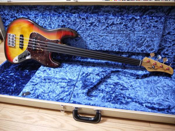 Mike Lull V4 （4弦ジャズベースタイプ）（ベース、Mike Lullの
