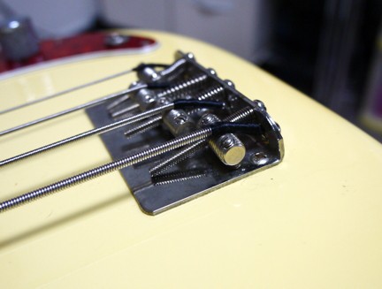 Fender プレシジョンベースのブリッジ位置について : 板谷直樹ベースブログ