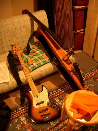 エレクトリックアップライトベース（EUB）比較 Alter EgoとSLB-200LTD