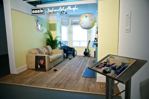 オアシスの1stアルバムのジャケットっぽい写真を撮ってきた Blog Narumi