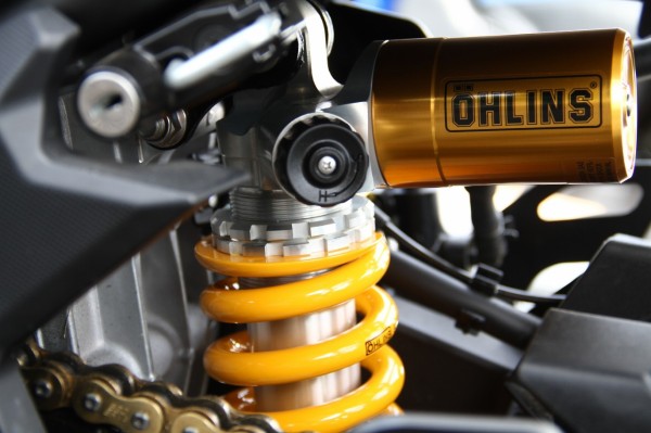 サスペンション オーリンズ　フルアジャ　GS400 GS425 gsx400e サスペンション オーリンズ フルアジャ GS400 GS425 gsx400e
