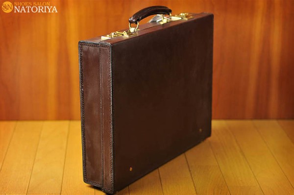 気分は007! スウェインアドニーBrigg製ブライドルレザー