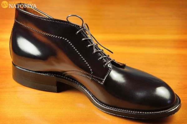 未使用 international shoe co. シューズ／オールデン 滑り込みセーフで入荷したオールデン8648チッャカブーツ6EYEコードバン