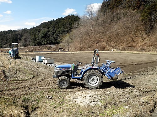 畑の土起こし 愛知の田舎で古民家暮らし