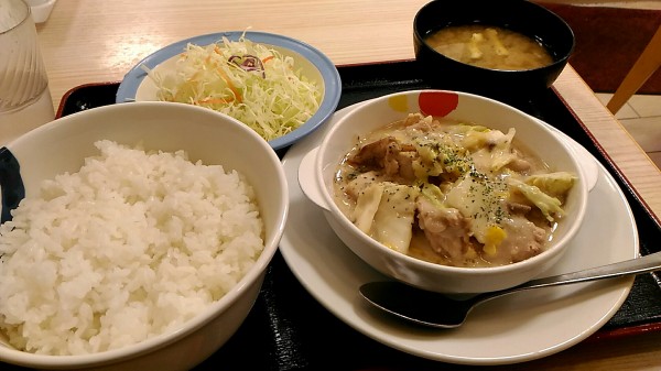 定食なんだから味噌汁つくだろが 松屋の 鶏と白菜のクリームシチュー定食 を食べてきた 僕と磁石と乾電池