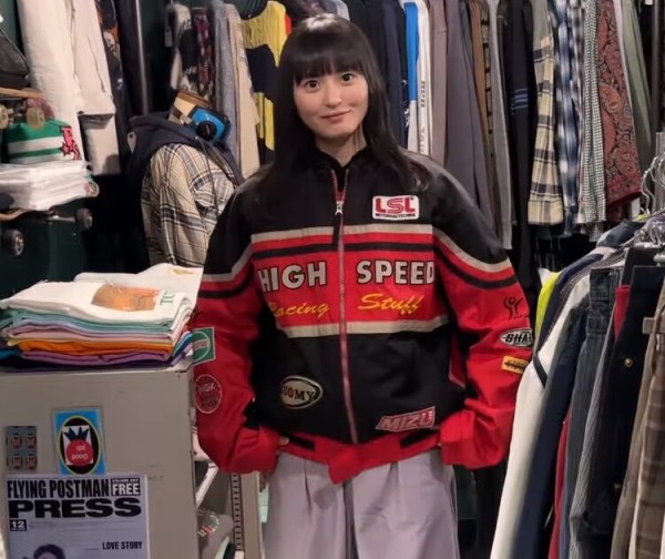 遠藤さくら 着用 パーカー