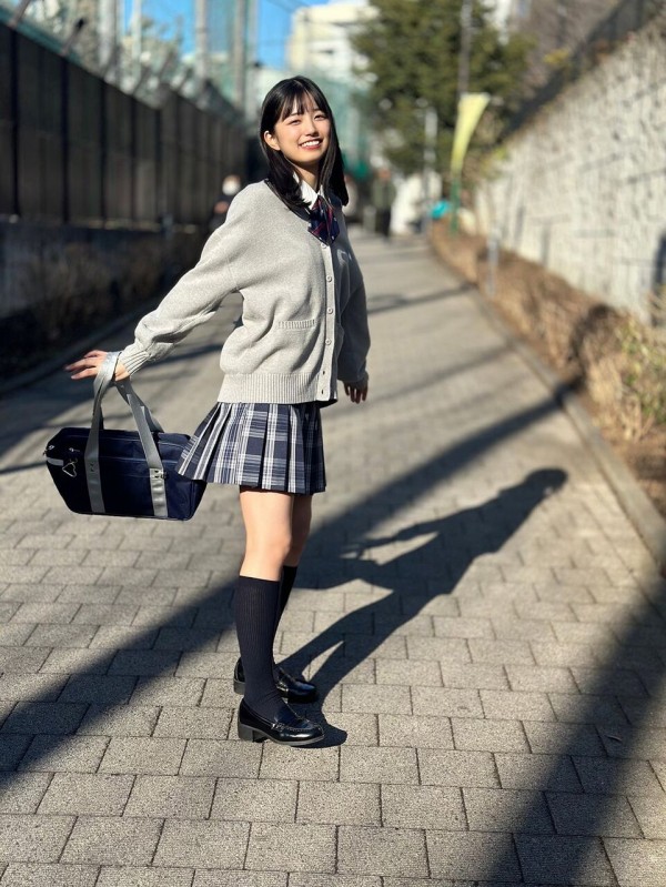 五百城茉央】【FRIDAY5/19号 2023/4/28発売】 : 乃木坂方丈記