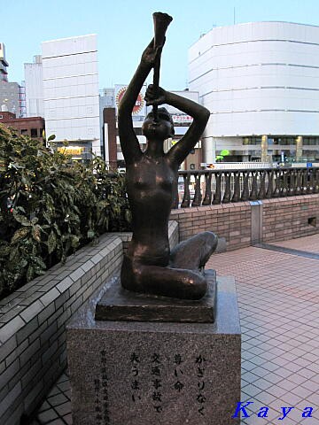 水戸駅前の水戸黄門像☆春の茨城県水戸の旅・6 : かやのうち