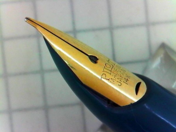 PILOT スーパー300 14K 青軸 : 万年筆おやじの備忘録