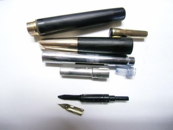 PILOT 回転式 キャップレス 廃番 廃盤 万年筆 14K Pilot C-700GW