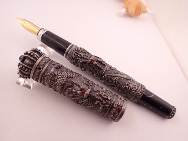 高級なDUKE ⑥ DUKE 双龍戯珠 No.1952 18K 6 : 万年筆おやじの備忘録