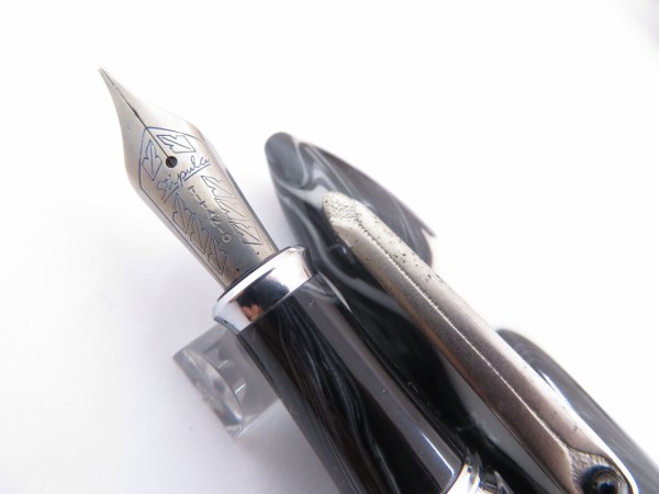 Stipula TITANIO F 万年筆