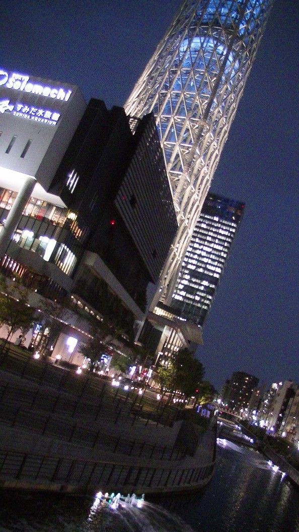スカイツリー混雑 ライトアップ風景 東京スカイツリー プラス