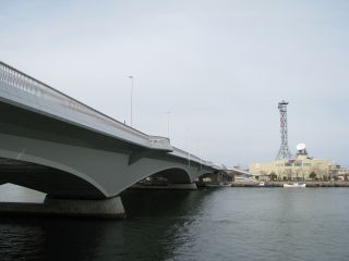 柳都大橋を見物する その１ 新潟散策
