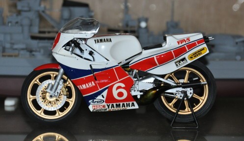 タミヤ ヤマハYZR500 汚れた英雄仕様 （映画「汚れた英雄」に