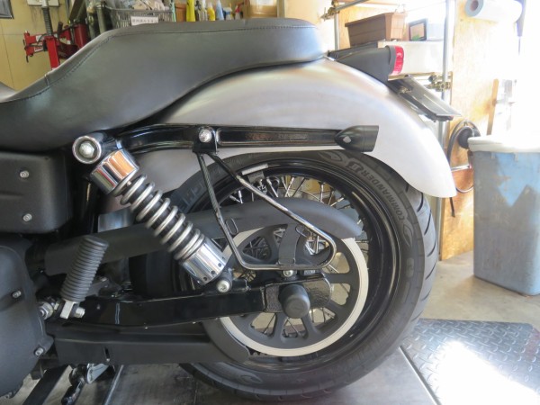 2011年式FXDBのリアフェンダー＆テールライト交換