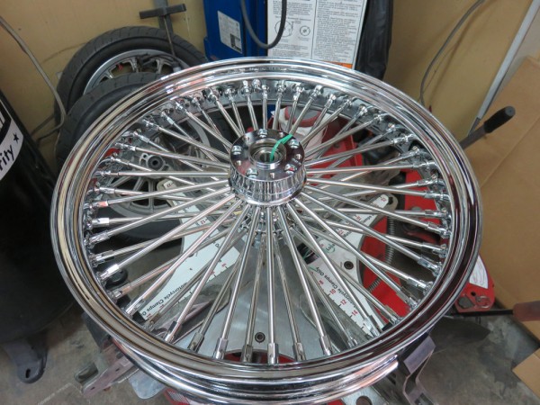 ハーレー　ホイールタイヤセット　ロードキング 1998年式FLHR ロードキングにファットスポークホイール装着