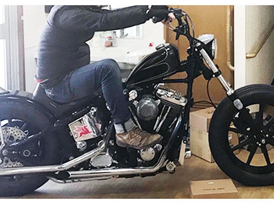 高速道路快適仕様♪R&Uミッドハイペグのご紹介 : HarleyDavidsonパーツディストリビューター ネオファクトリー & カスタムショップ  ネオガレージブログ