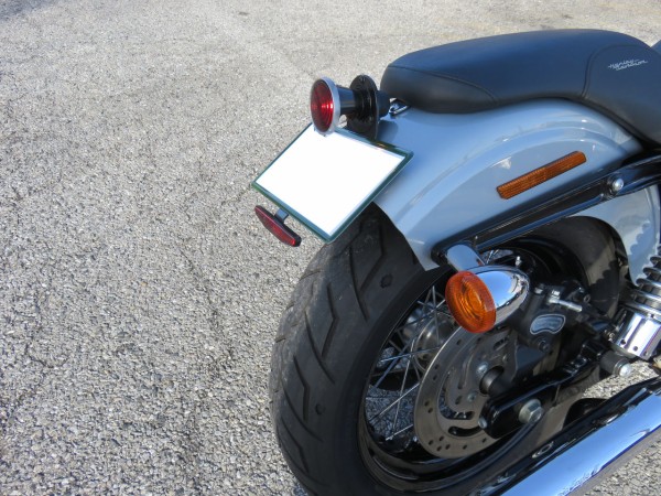 2011年式FXDBのリアフェンダーカットとテールライト取付け