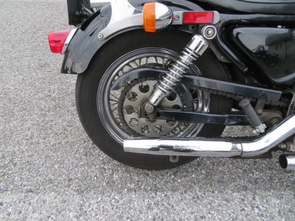 XL883.スポーツスター...ダンロップリアタイヤ ハーレー純正 ダンロップ D401 リアタイヤ 130/90B16M/C 73H