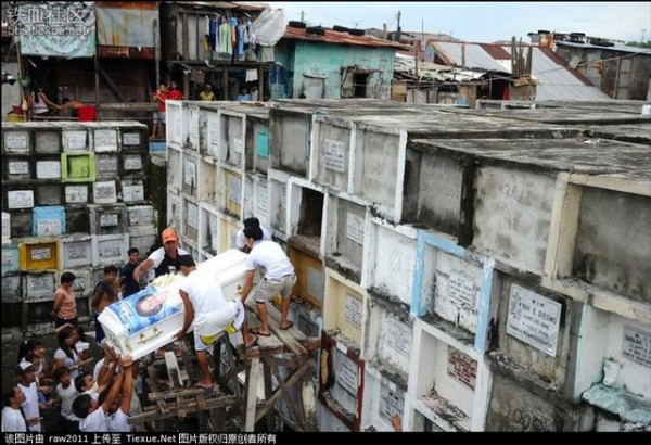 画像あり フィリピンのスラム街の墓地が凄すぎる 墓地の上に住居がある 旧ネタサイトz 移転済み