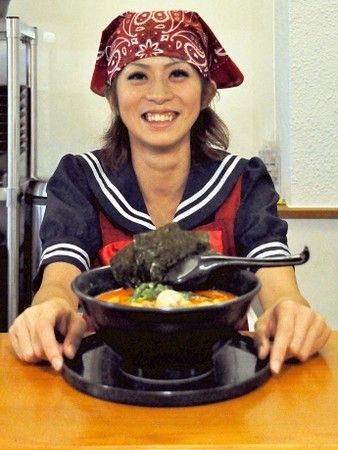 ラーメン屋の腕組み率は異常 あと店内に変なポエム Vipperな俺