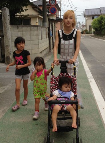 大家族 青木家って凄いな 父親が中学生の長女とセックス 3人の子供が生まれるwwwwwwwww まとめ工房 大家族 青木家って凄いな 父親が中学生の長女とセックス 3人の子供が生まれるwwwwwwwww まとめ工房