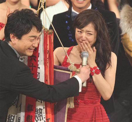紅白司会 井上真央のおっぱいの谷間すげえｗｗｗｗｗ 画像有 ニュースパラダイス