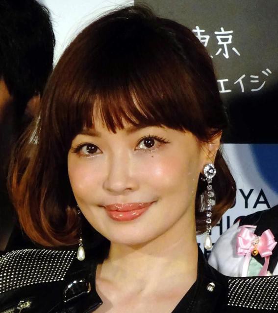 平子理沙 小柳ルミ子に公開処刑された 平子理沙の若作りコーデに 痛々しい の声 ニューストゥデイ