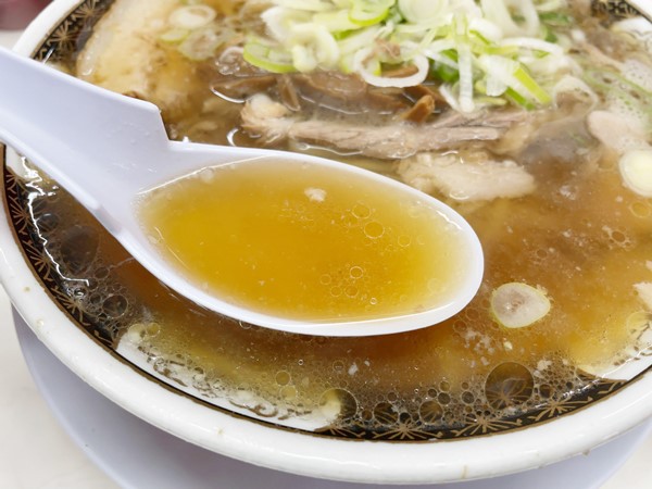 新宿「ナギチャンラーメン」中華そば : ラーメン食べたら書くブログ