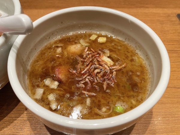 新宿三丁目「鈴蘭」海老つけ麺 : ラーメン食べたら書くブログ