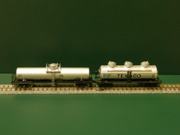 マイクロエースのアメリカ型貨車と、日本型貨車を比べてみた