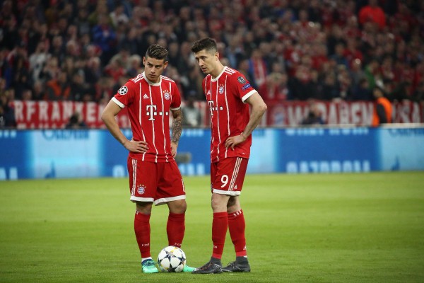 【ASローマ vs バイエルンミュンヘン サッカーマフラー フットボール】 FCバイエルン・ミュンヘン マフラー | サッカーグッズ - 古着屋
