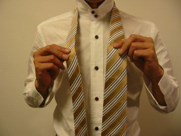 ネクタイの結び方を写真で解説 オーダースーツコンシェルジュ 松はじめのスーツ着こなし方ブログ