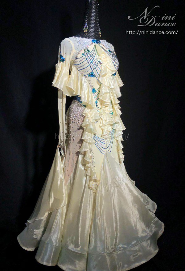 D871艷やかシャンパンカラーサテンシフォンのモダンドレス : 社交