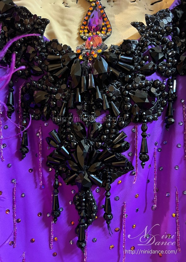 DA084豪華羽根付き紫黒グラデーションのモダンドレス : 社交ダンスウェアNiniDance DA084豪華羽根付き紫黒グラデーションのモダンドレス : 社交ダンスウェアNiniDance