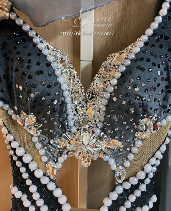 DA087エレガントなグレーグラデーションのモダンドレス : 社交ダンス