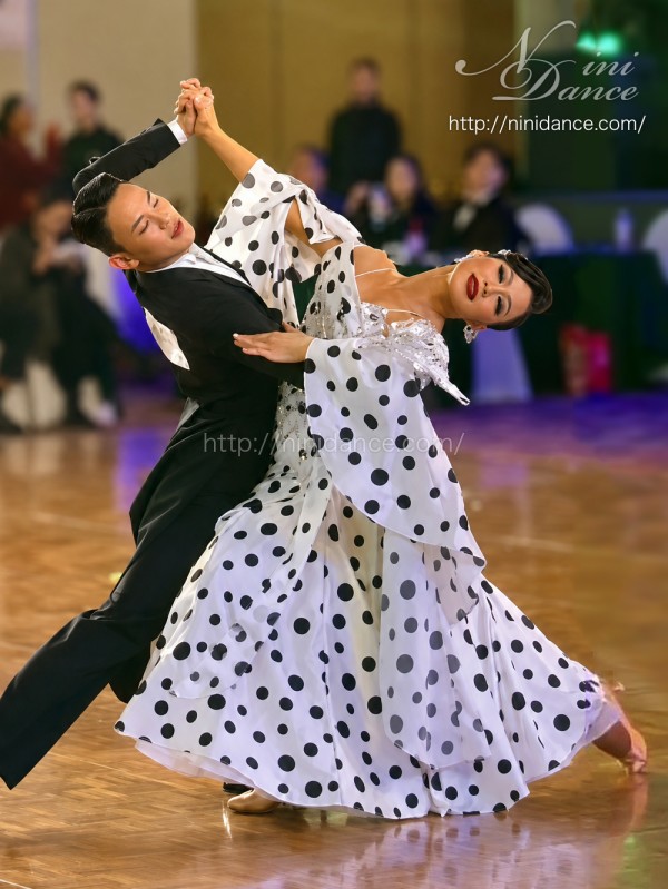 D000最新仕入れの既成品ダンスドレスのご紹介 : 社交ダンスウェアNiniDance