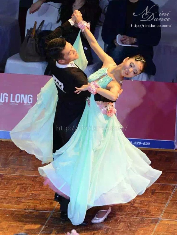 立体花付きワンピース 社交ダンスレッスンウェアー Garuda SHOP