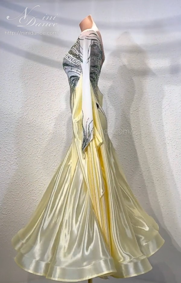 DA097エレガントなクリーム色スポンサーモダンドレス : 社交