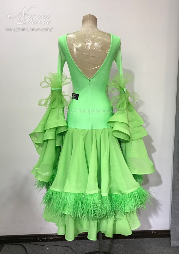 【11/3限定】オーストリッチ　羽根　フェザー　社交ダンス　衣装　ラテンドレス 楽天市場】社交ダンス用アクセサリー もこもこの毛袖飾り 袖飾り