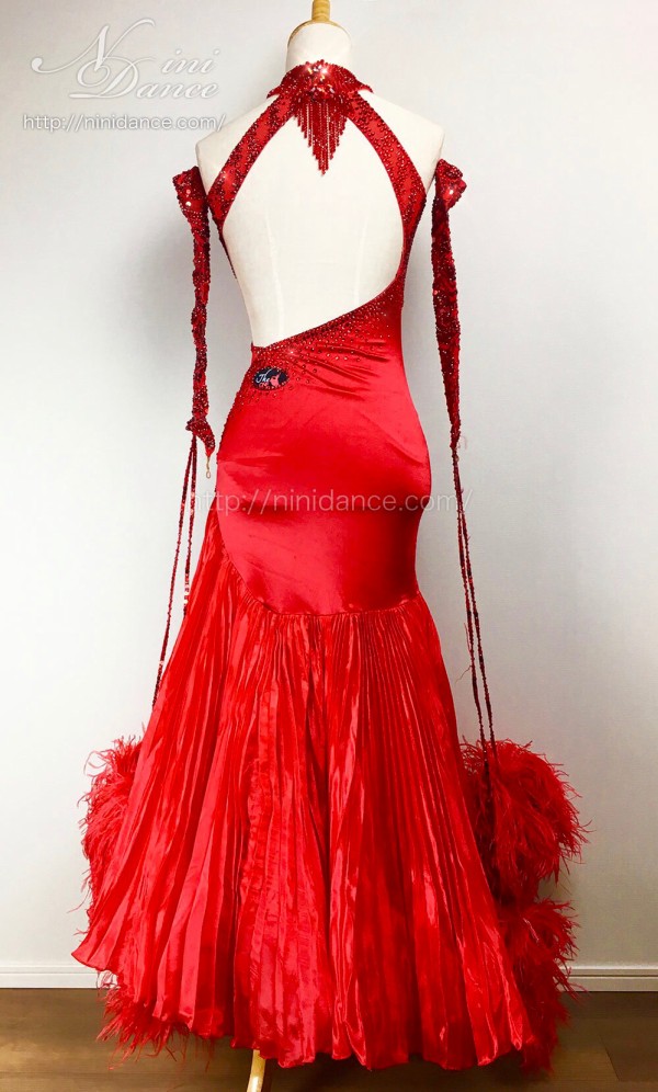 D797情熱的なカッティングプリーツスカート赤モダンドレス : 社交 