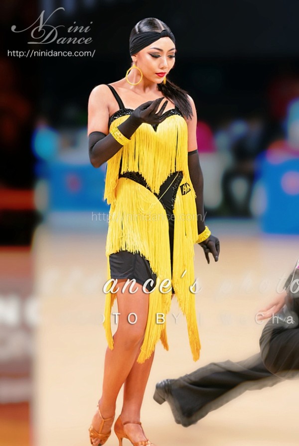 DA011黒と黄がエネルギッシュなフリンジラテンドレス : 社交ダンス