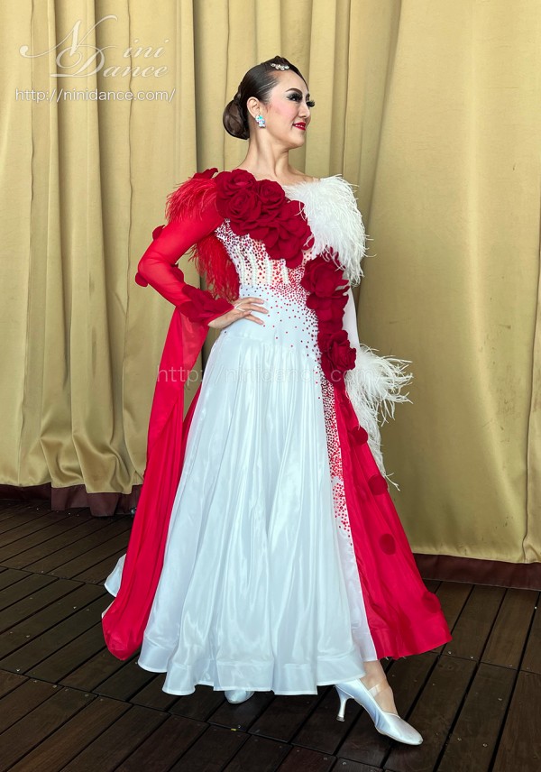 専用シルバーローズ様✨社交ダンスドレス ✨ホワイト 競技会・デモ　S 専用シルバーローズ様✨社交ダンスドレス ✨ホワイト 競技会・デモ S