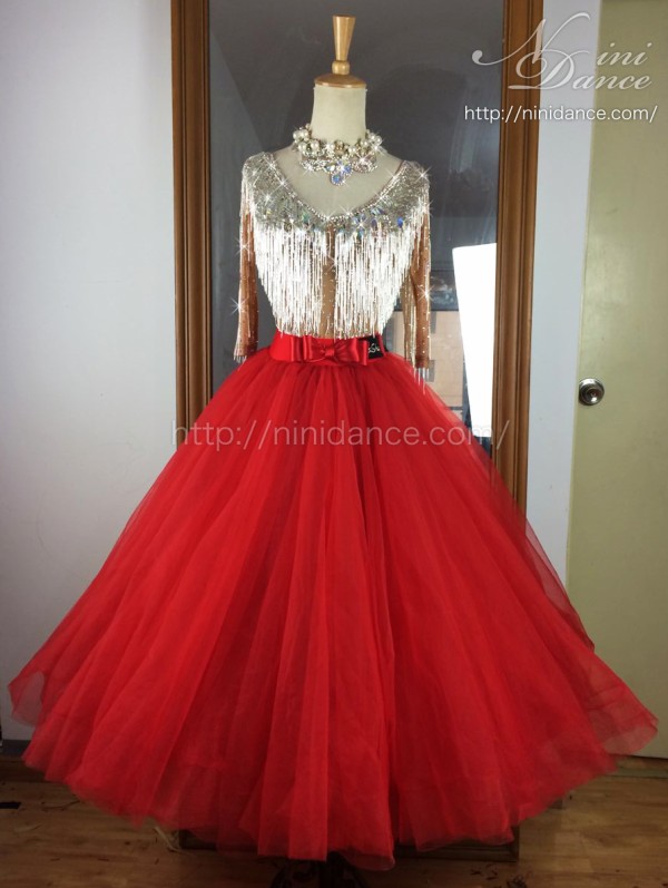 激安大特価！】 スタンダードドレス 真っ赤なチュールに豪華な