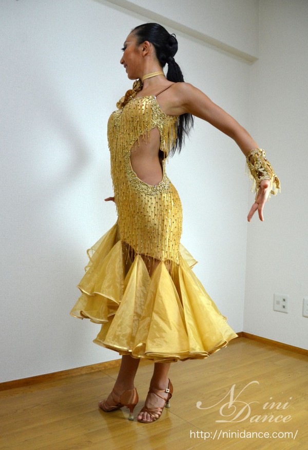 D079躍動感溢れる竹ビーズのゴールドラテンドレス : 社交ダンスウェア 