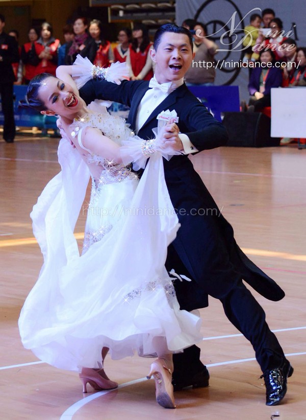 D435白黒切り替え2Way楽しむトップ選手スポンサードレス : 社交ダンス