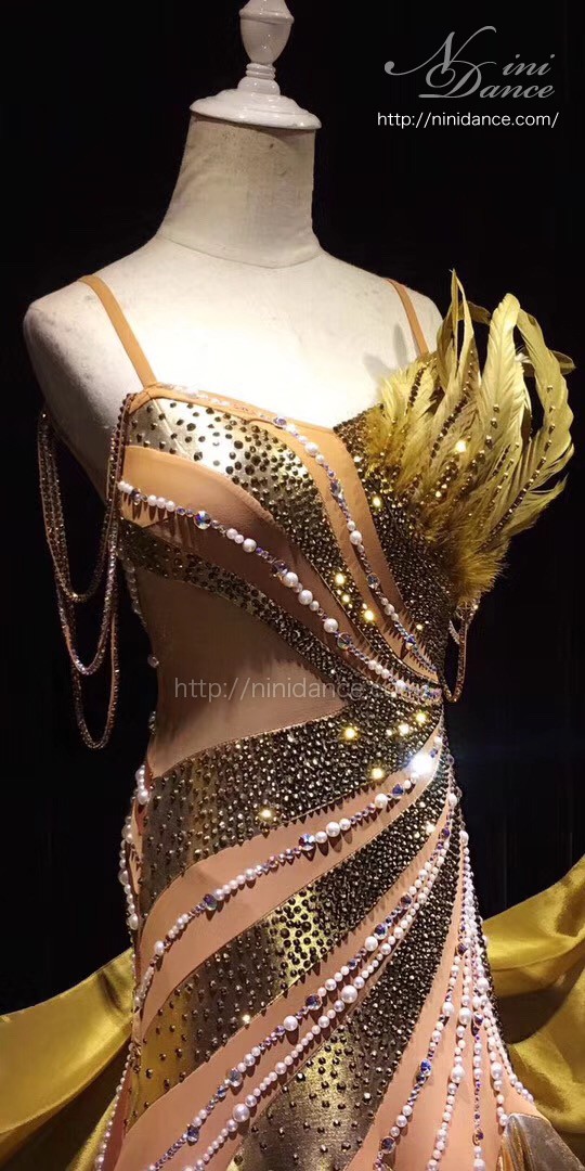 モダンドレス 019000000007_JvZadiU.jpg