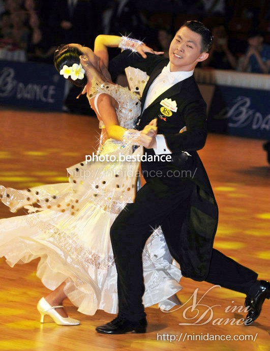 D435白黒切り替え2Way楽しむトップ選手スポンサードレス : 社交ダンス